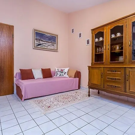 Bardak Apartment Ližnjan